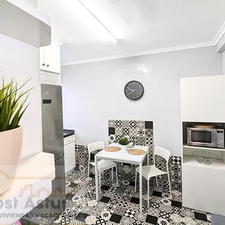 Kadori, Centro Ruta De Vinos Y Estacion De Tren Y Autobus * Oviedo